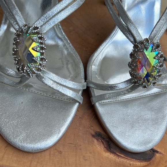 ❌ DONATED ❌ - 💚 3 for $12 💚 - The Look Luxe Randolph Duke Heels - Picture 10 of 16